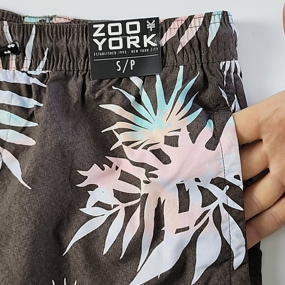 Zoo York Men's Lightweight Shorts Brown Tropical Print Elastic Waist Size Small - Picture 5 of 14